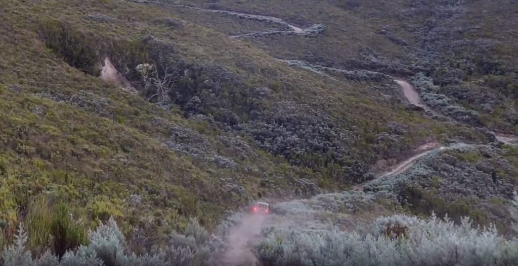 The dirt track leading up to the lake
